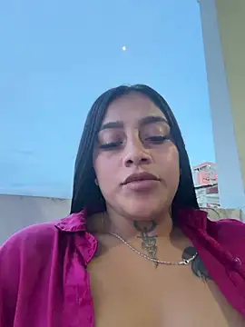 Emili_candy - put in the shower and put fingers in 👅