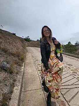 Erikthor - Show butt on the road