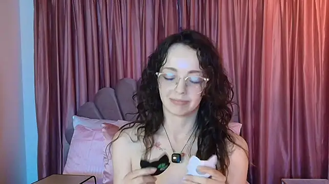 Livrunen - Rune1: Tease my nipples and bite my lips