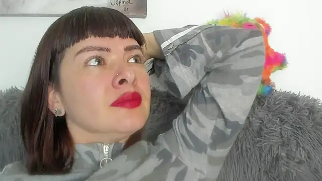 Queen_fetish - SHOW TITS AND FACE