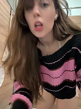 FroggyAnna - open door! boobs out n pussy rub!