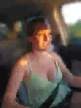 SkyelarSomer - 🤫Flash tits friend don’t know🤫