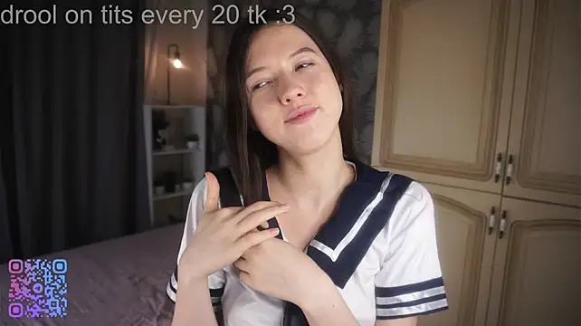 EvelyneWineinger - make my Shirt wet and transparent a bit