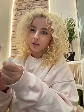 CurlyDaisy - suck me baby