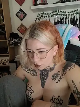 Divine_eve - blowjob on big realistic dildo