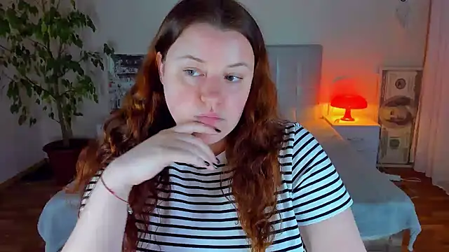PolinaSalvatore - show boobs