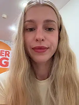 Kira_mia - put one finger and rub between pussylips