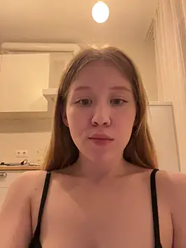 Evie_Wayne - Topless