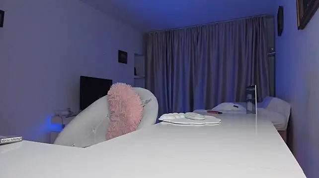Xqueenyasmine - How well can you pamper your Goddess ?