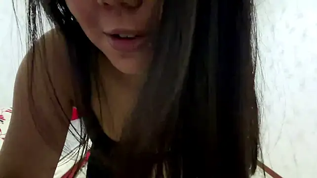 JohannaMickiewicz - Play with my nipples through that top