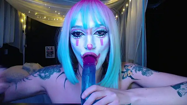 Eloise-brown - Destroy makeup with saliva