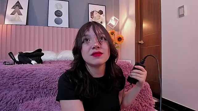 Nina_Ford - blowjop + show tits