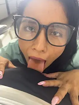Amy_Cutte__ - pull down his trousers and show his cock