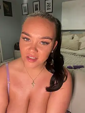MaddisonWhitex - Hand Bra (3 min)