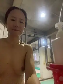 Li61316 - 完成目莉莉在窗台上尿尿！有哥哥会支持的吗？