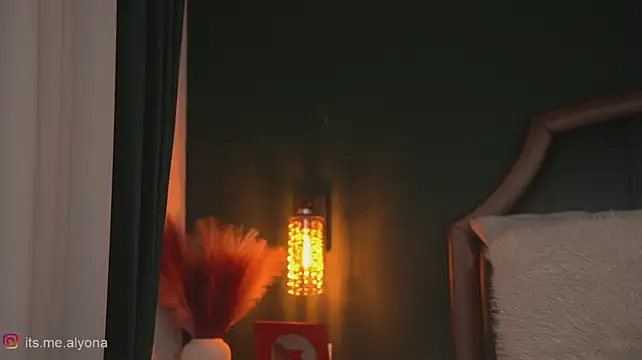 Alyonaqueen_