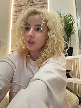 CurlyDaisy - suck me baby + fuck between boobs