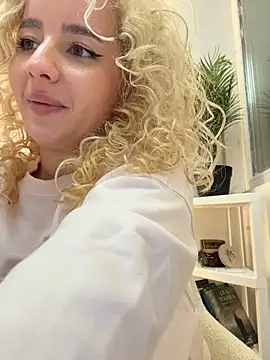 CurlyDaisy - suck me baby + fuck between boobs