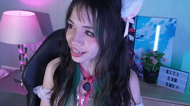 Kitticam - Feetjob + sipt cock 🥵💦 ╰(*°▽°*)╯