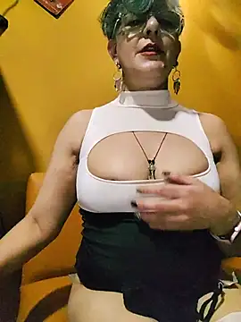 Illona71 - play with my hard nipples