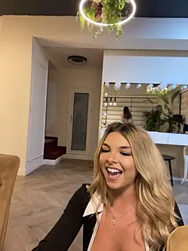 KimmBliss - HAPPY PUSSY , HAPPY Kimmy😈🍑🍑