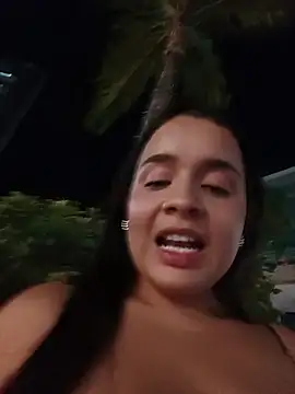 Julieth_hot-69 - Take off my panties in public 😈