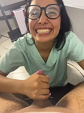 Amy_Cutte__ - pull down his trousers and show his cock