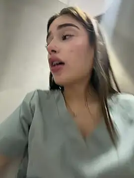 Sweet_Milaa1 - RIDE DILDOO IN THE PUBLIC BATHROOM 😋