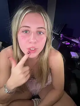 RosieJonesx - Top without bra