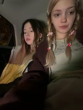 Elsawhere - nancy open legs and show pussy area