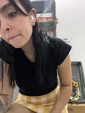 Victoria_Rosess - PLIS SHOW US THAT PRETTY PUSSY