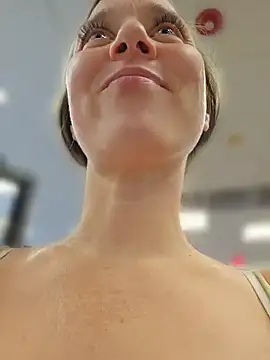 SkyelarSomer - 🤫Flash Tits 😍 know🤫
