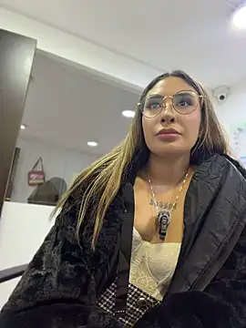 Nini_love01 - HIT THAT ASS BABE