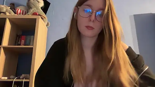 Thepretiestgirlhere