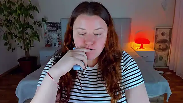 PolinaSalvatore - show boobs