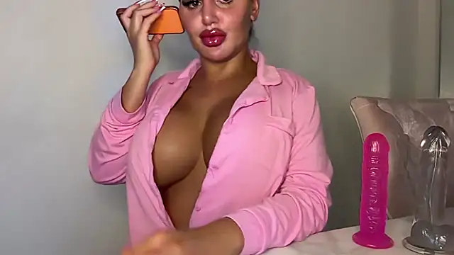 BIGBOOTYELLIEXXX - SHAKE ASS NAKED