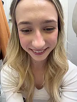 Lia-see-ya - Remove shorts + doggy in panties /WC 🥵