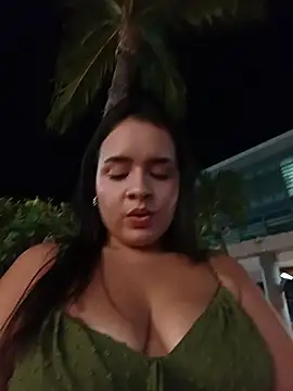 Julieth_hot-69 - Take off my panties in public 😈