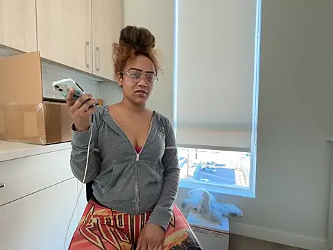 ReeseZen - Take sweater off +boobies out 5m