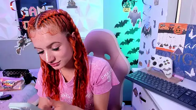 AdelaineBest - Show Tits + close cam