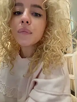 CurlyDaisy - suck me baby + fuck between boobs