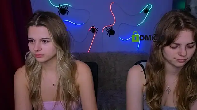 Berry_alma - play with het tits