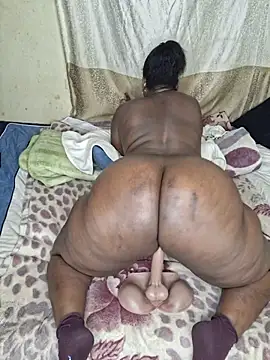 AdelaideT - Anal show ahead