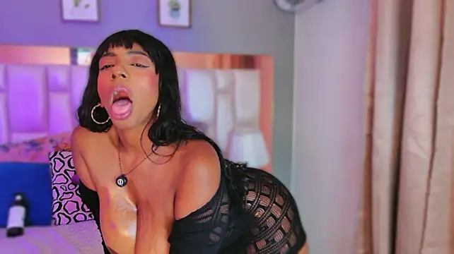 Honeycknockerss - put oil on ur big tits and shake them