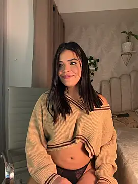 Sara-Evans - 🔥OIL IN MY ASS🔥