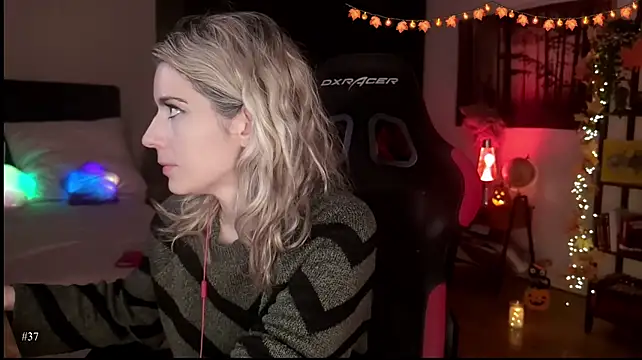 Lisaonthemoon - Last tipper gets 3 Videos