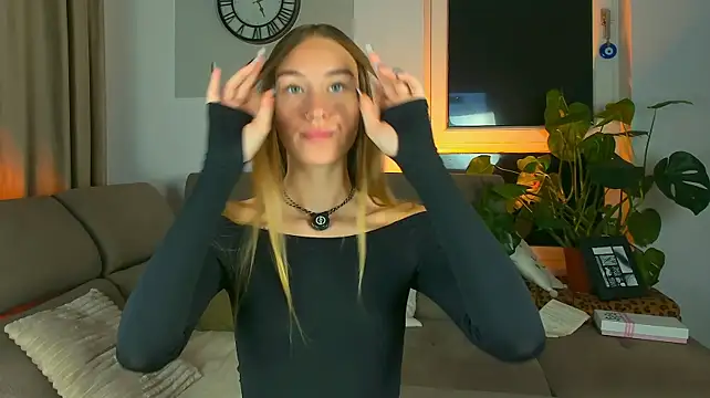 SugarSkye - So wet it’s unreal 🥵