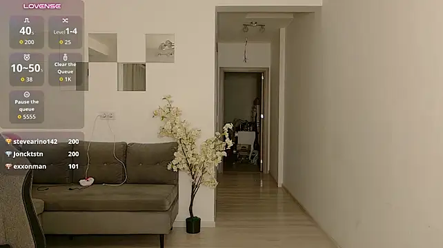 LovelyBianca - pussy play
