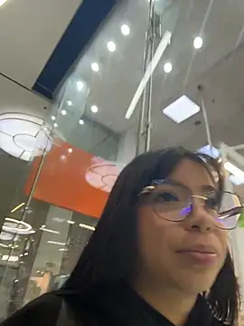 I-Maddy - SHOW ASS AND OPEN ASS