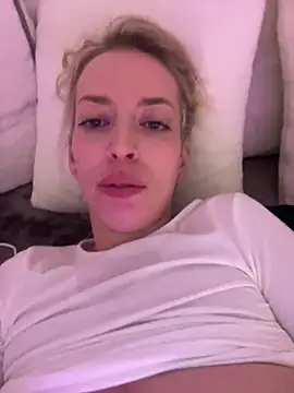 Katharina_Wagner - 1 Finger in die Pussy👉🏻